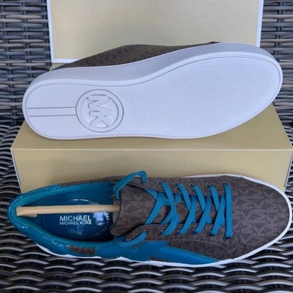 Michael Kors Poppy Lace Up MK Sig Small WMNS - Picture 5 of 16